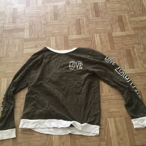 Sweatshirt